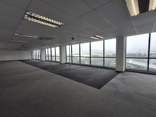 1 211  m² Commercial space