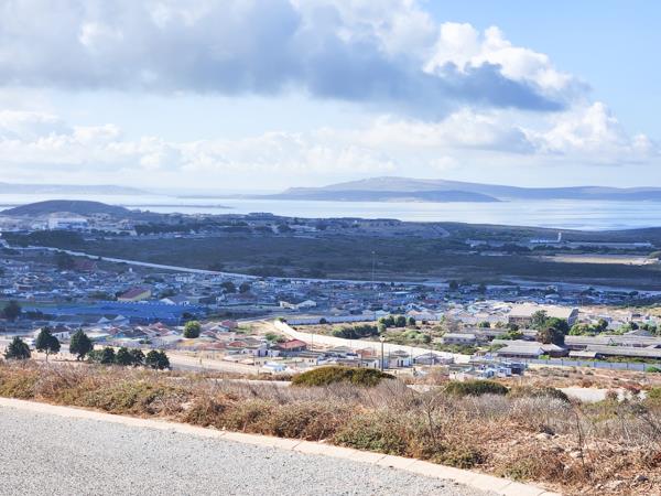 653 m² Land