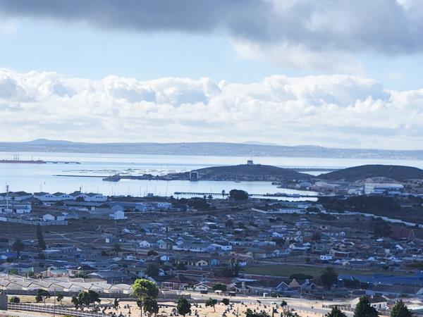653 m² Land