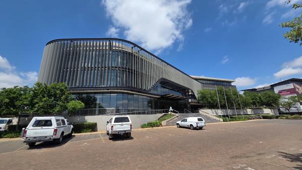 666  m² Commercial space