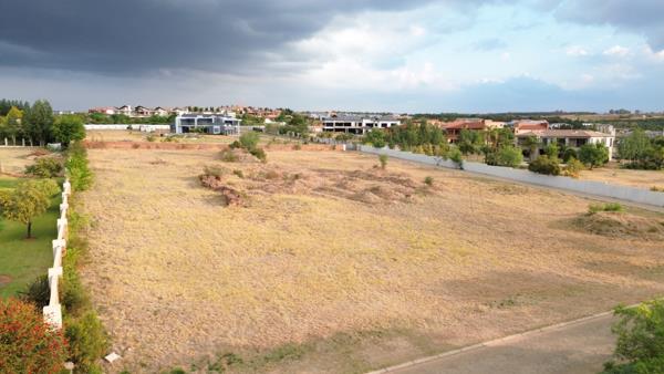 8 609 m² Land