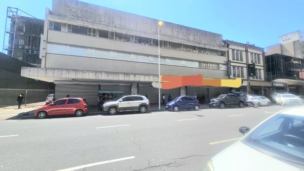 2 462  m² Retail Space