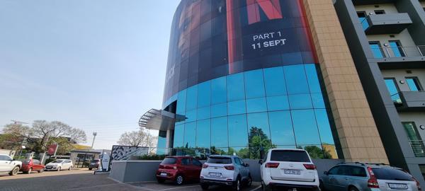 593  m² Commercial space