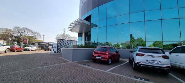 593 m² Office Space