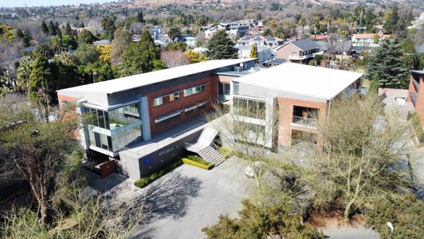 1 990 m² Commercial space