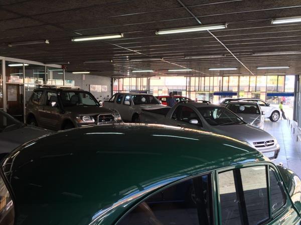 496  m² Commercial space