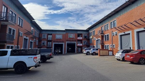 408  m² Industrial space