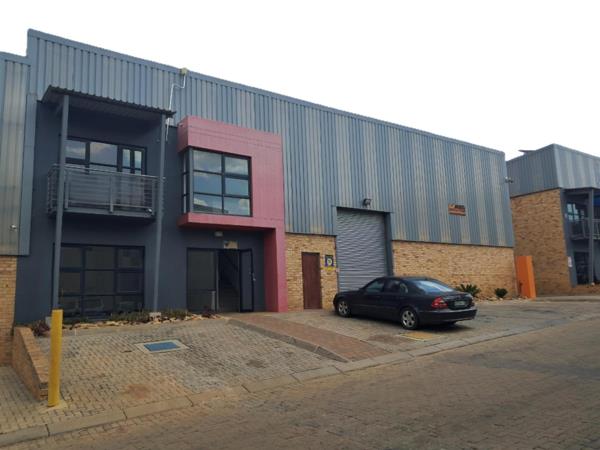 424  m² Industrial space
