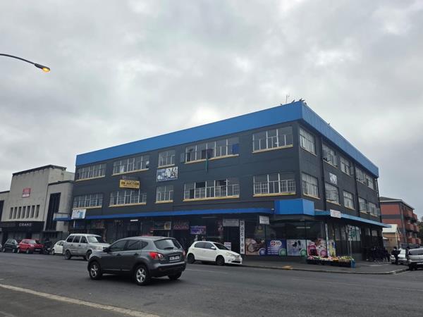 2 300  m² Commercial space