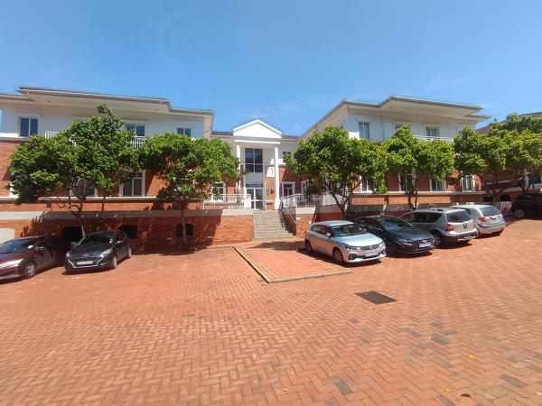 952  m² Commercial space