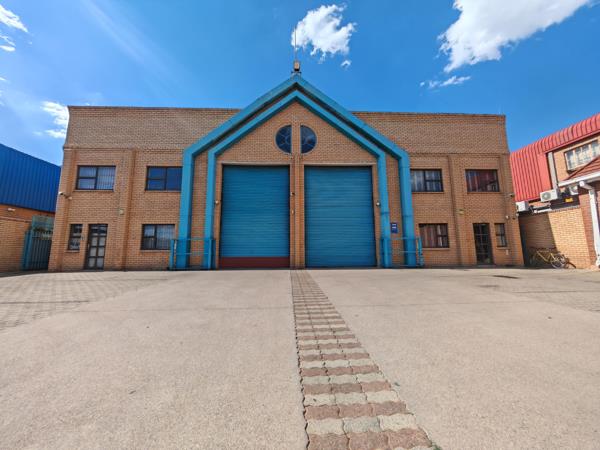 1 120  m² Industrial space