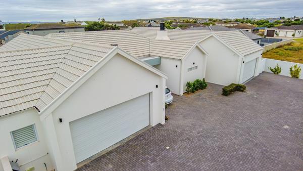 6 Bedroom House