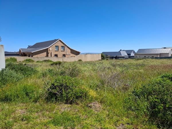 1 145 m² Land