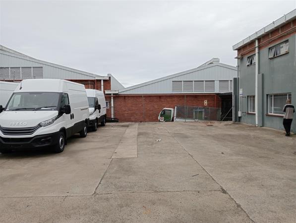 2 675  m² Industrial space