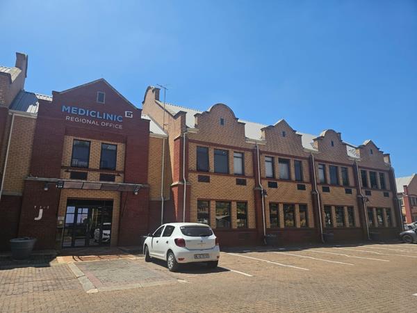 271  m² Commercial space