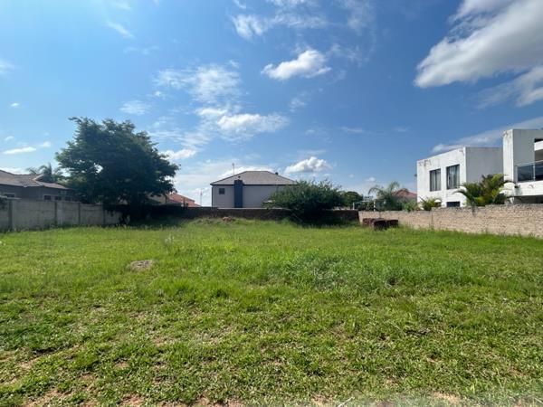 879 m² Land