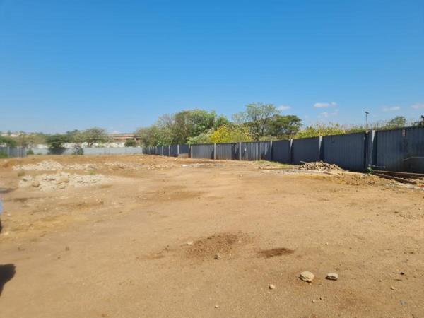 4 000  m² Commercial space