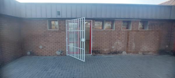 56  m² Retail Space