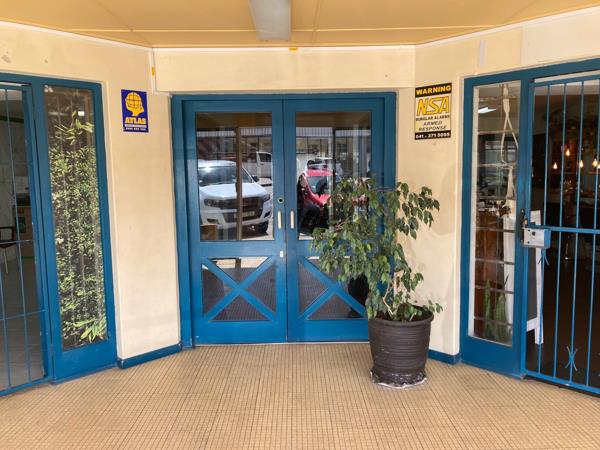 65  m² Commercial space