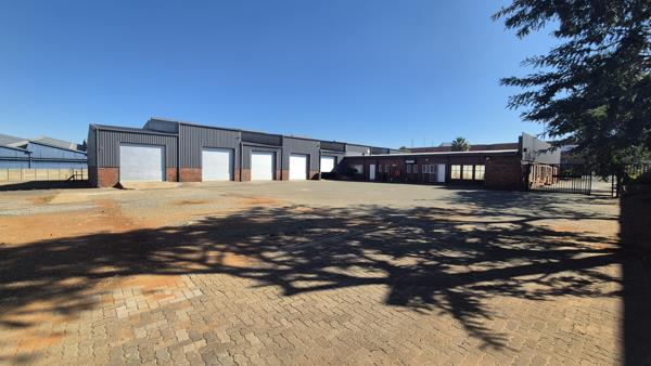 2 200  m² Industrial space