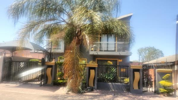 10 Bedroom House