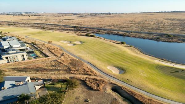 1 200 m² Land