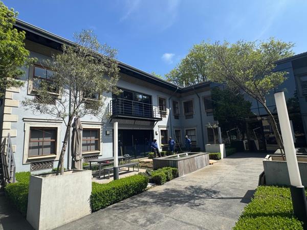 435  m² Commercial space