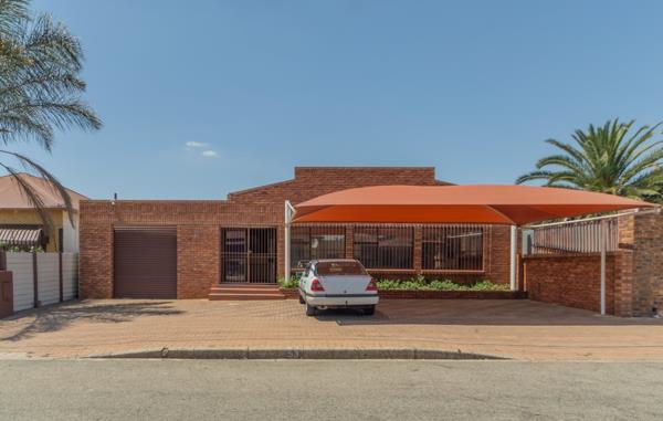 495  m² Office Space