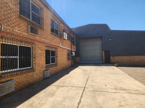 1 150  m² Industrial space