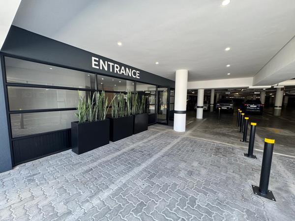 832  m² Commercial space