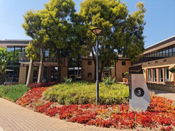 156.1  m² Commercial space