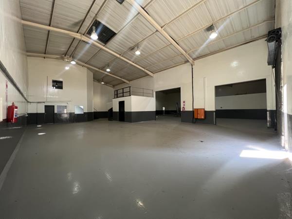 884  m² Industrial space