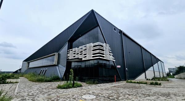 5 000  m² Industrial space