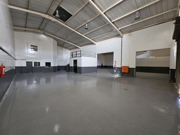 884  m² Industrial space
