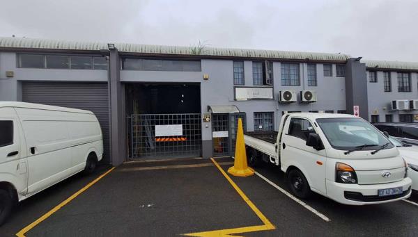 231  m² Industrial space