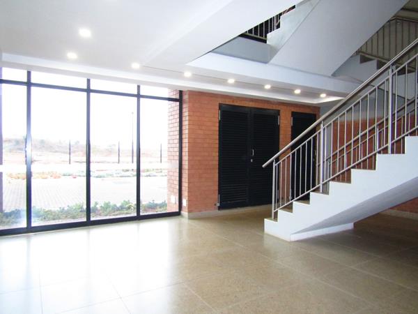 98  m² Commercial space