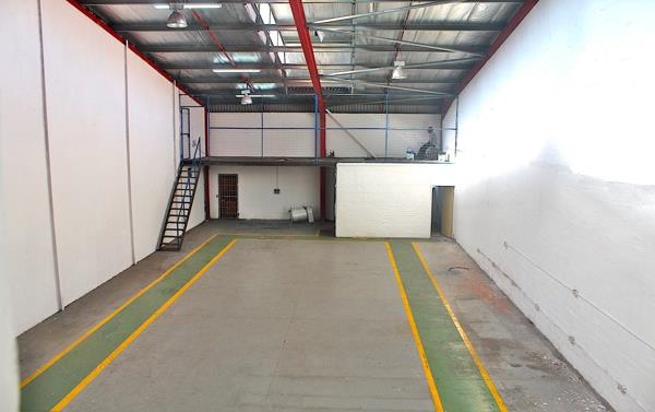 296  m² Industrial space