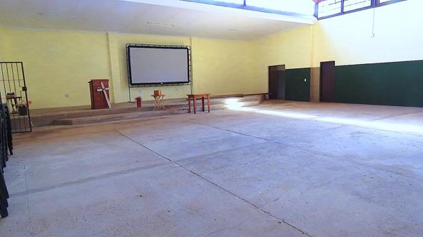 323  m² Commercial space