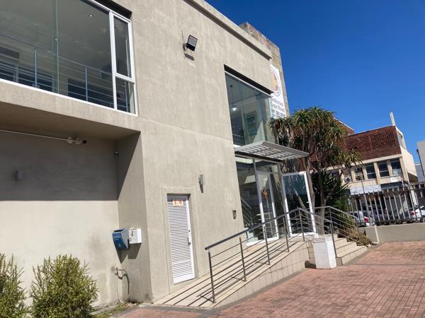 107  m² Commercial space