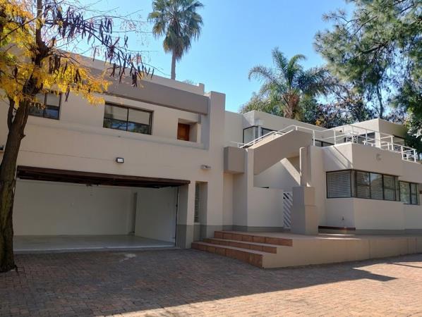 6 Bedroom House
