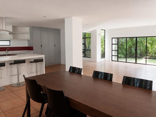 6 Bedroom House
