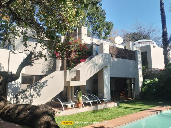 6 Bedroom House