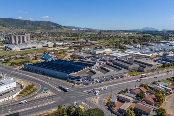 998  m² Industrial space