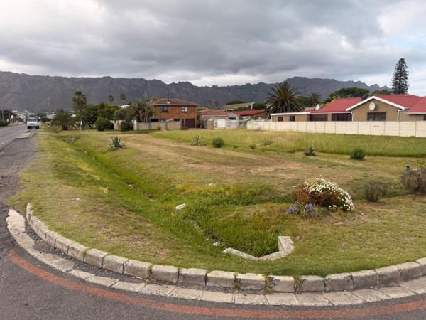 595 m² Land