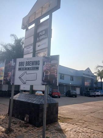 1 676  m² Commercial space