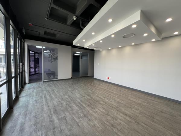 336  m² Commercial space