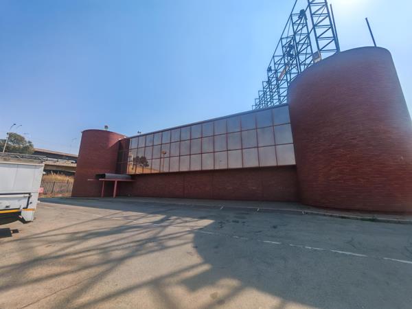 13 529  m² Industrial space