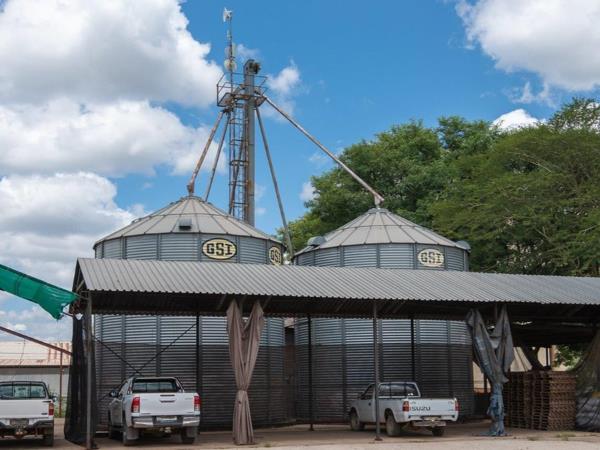 325  m² Commercial space