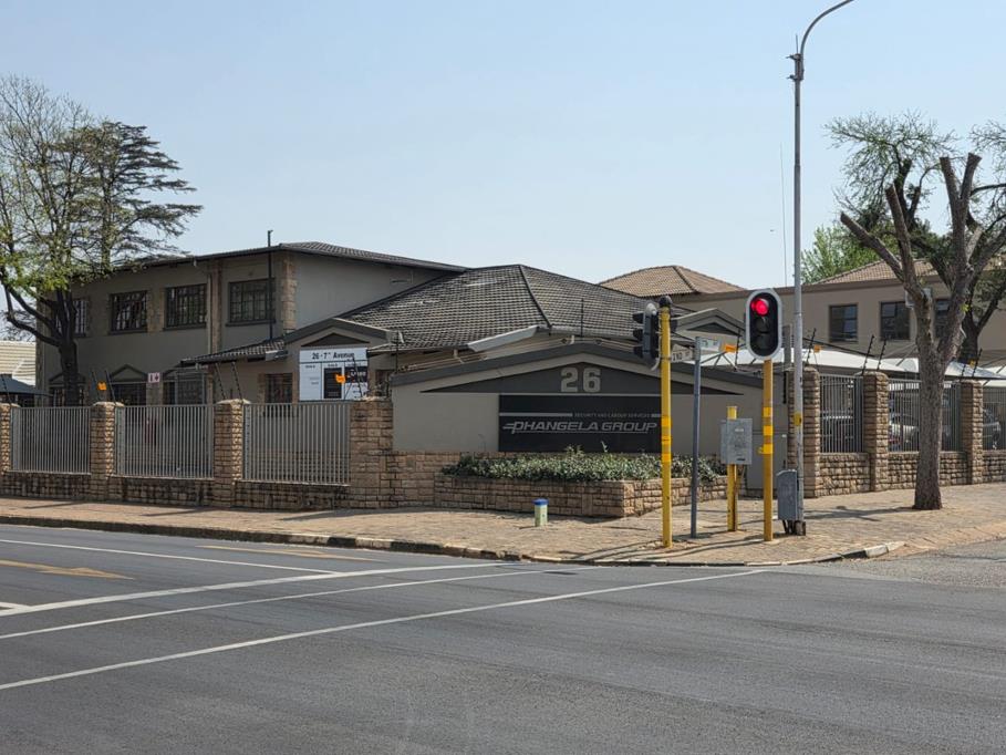 122  m² Office Space