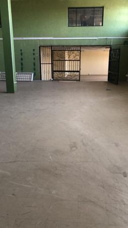 325  m² Commercial space